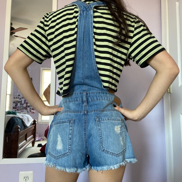 denim overall shorts - Picture 2 of 4